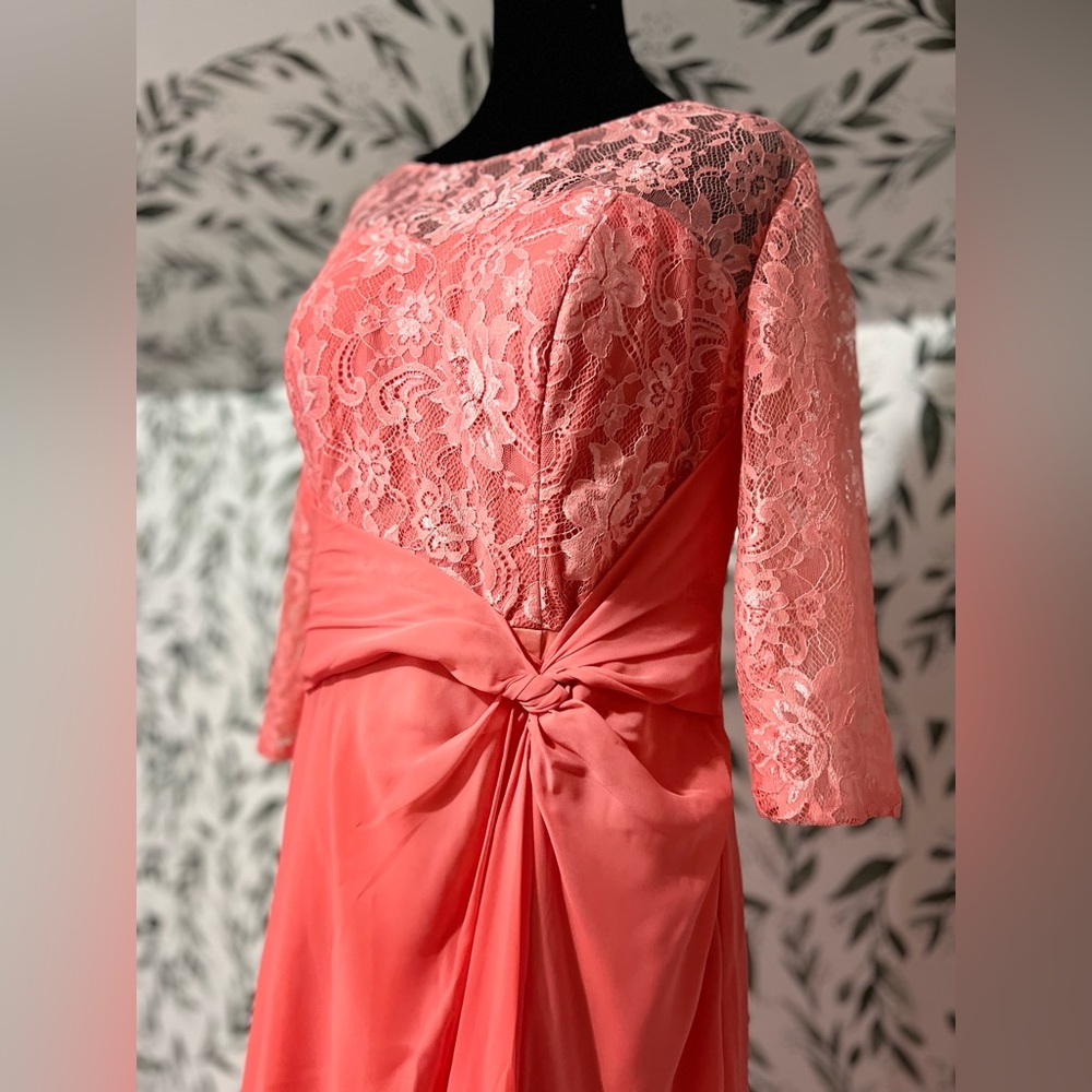 Elegant Coral Lace Long Sleeve Gown size 14 New - Picture 7 of 10